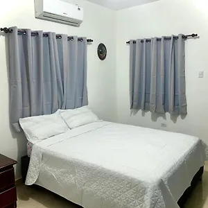 Сasa de vacaciones Casa Linda - 10 Mins From & Lagoon With Ac & Free Parking, Payita